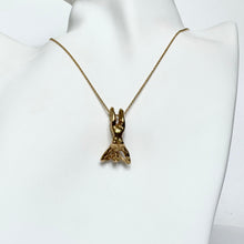 Load image into Gallery viewer, acrobat necklace